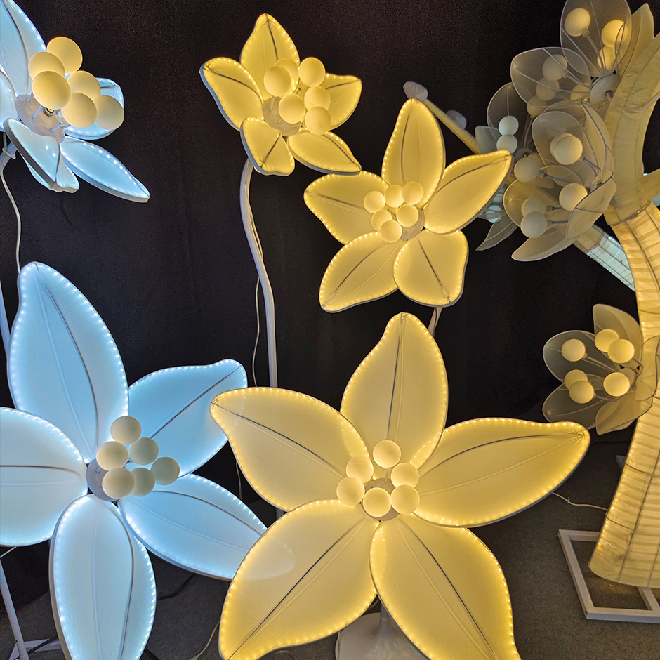 Narcissus Lamp